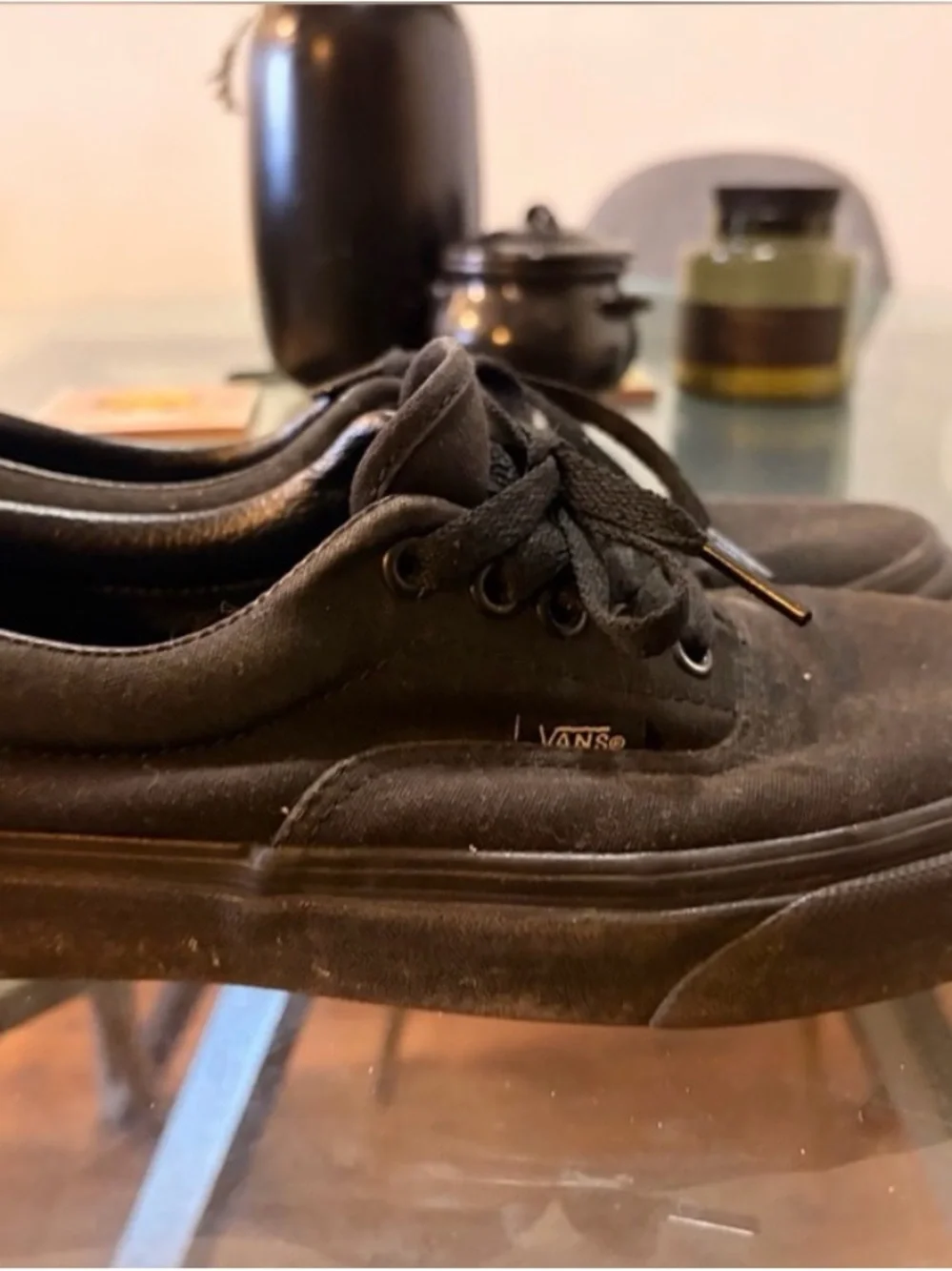 2 Pairs of Vans Era shoes Men’s 8.5 good condition!!